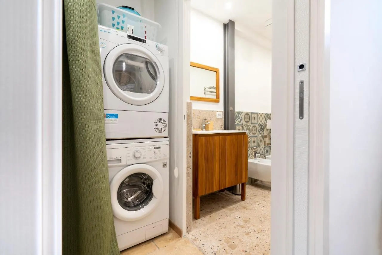 Apartment Stazione & Politecnico Stylish Apt With Netflix Bari
